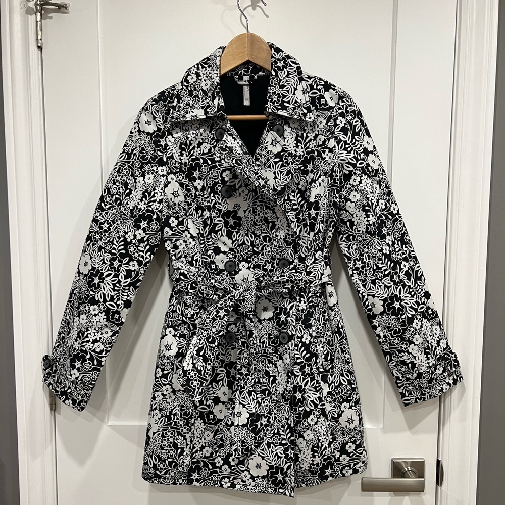 Floral Black and White Women's Rain Coat